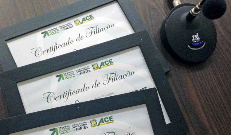 ACE homenageia seis empresas com certificados de filiação