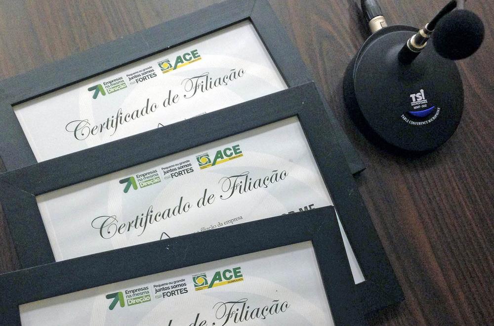 ACE homenageia seis empresas com certificados de filiação