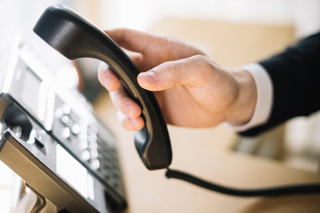 Como reduzir a conta de telefone da empresa